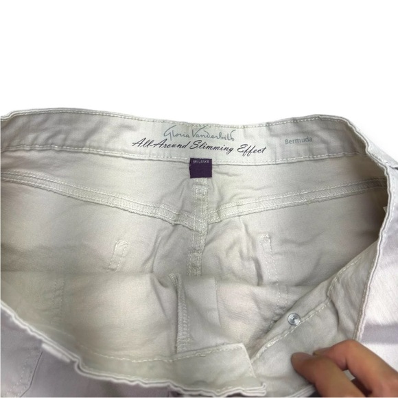 Gloria Vanderbilt All Around Slimming Effect Bermuda Jean Shorts Size 16 White - Picture 4 of 9